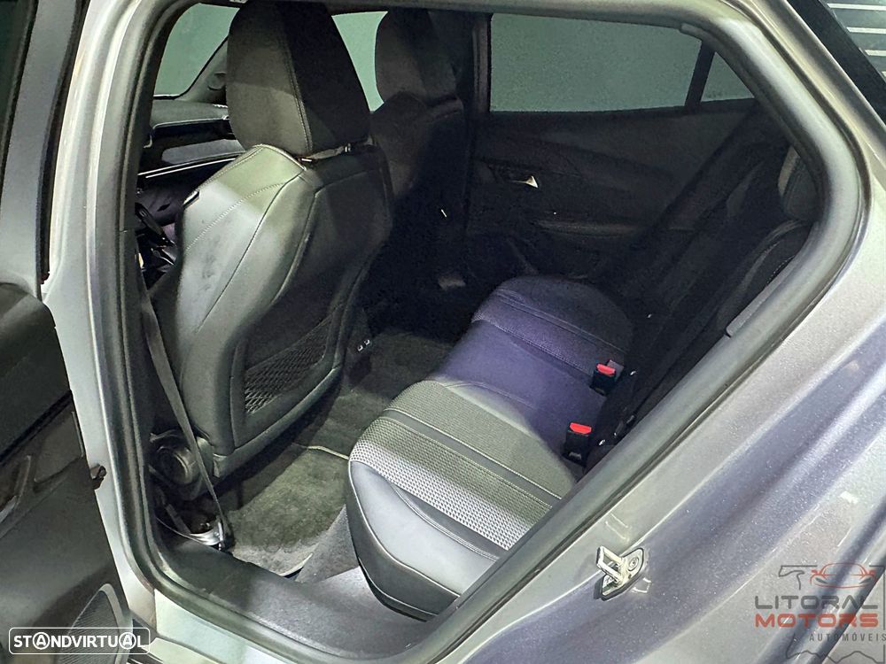 Peugeot 2008 1.2 PureTech GT EAT8 - 24