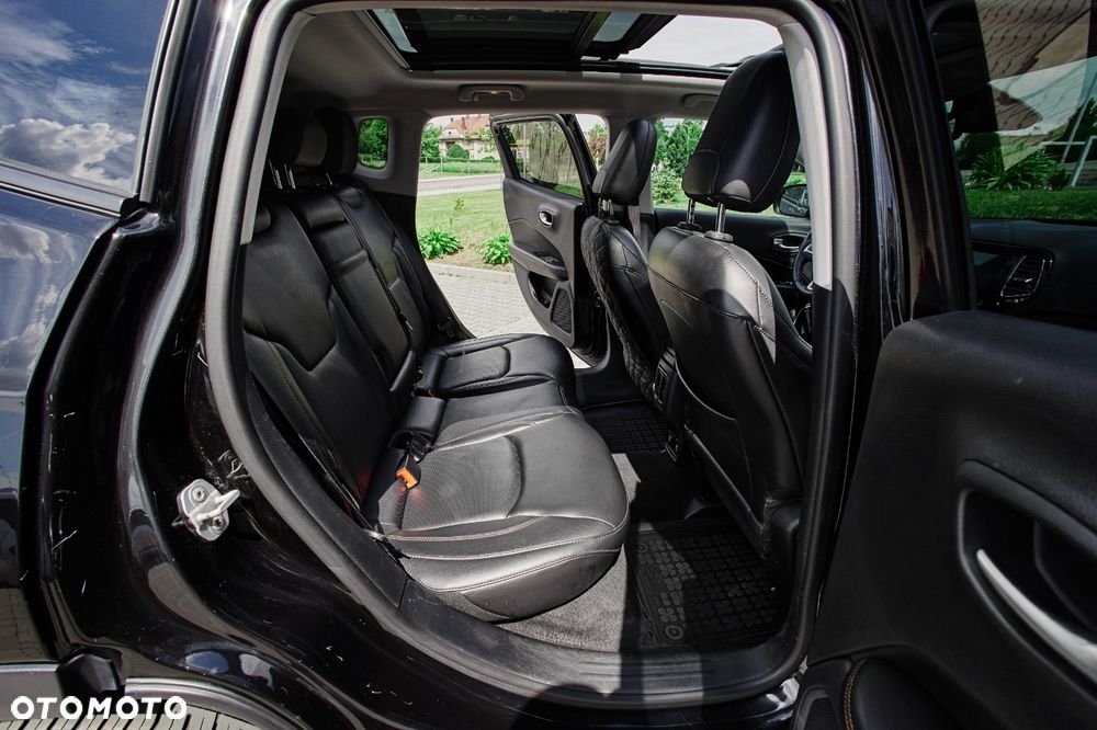 Jeep Compass - 12