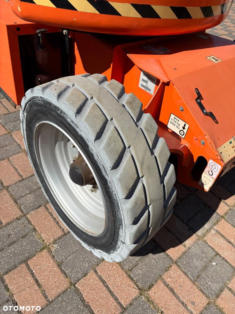JLG - 9