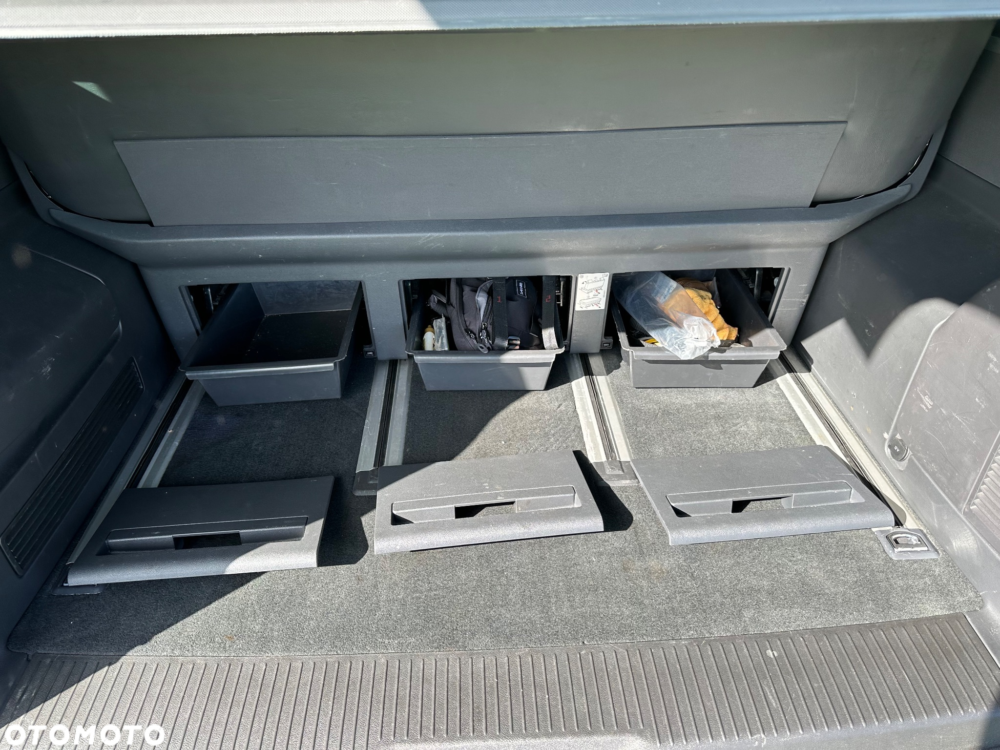 Volkswagen Multivan - 8