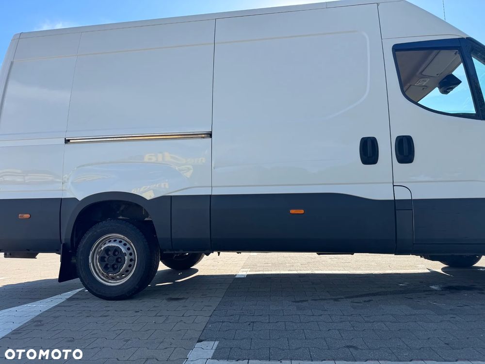 Iveco 3.0 Daily 35S18 hak CarPlay 12m3 średni LED Hi-Matic - 8