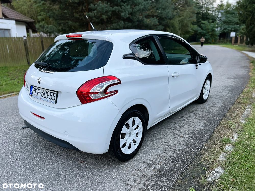 Peugeot 208 - 3