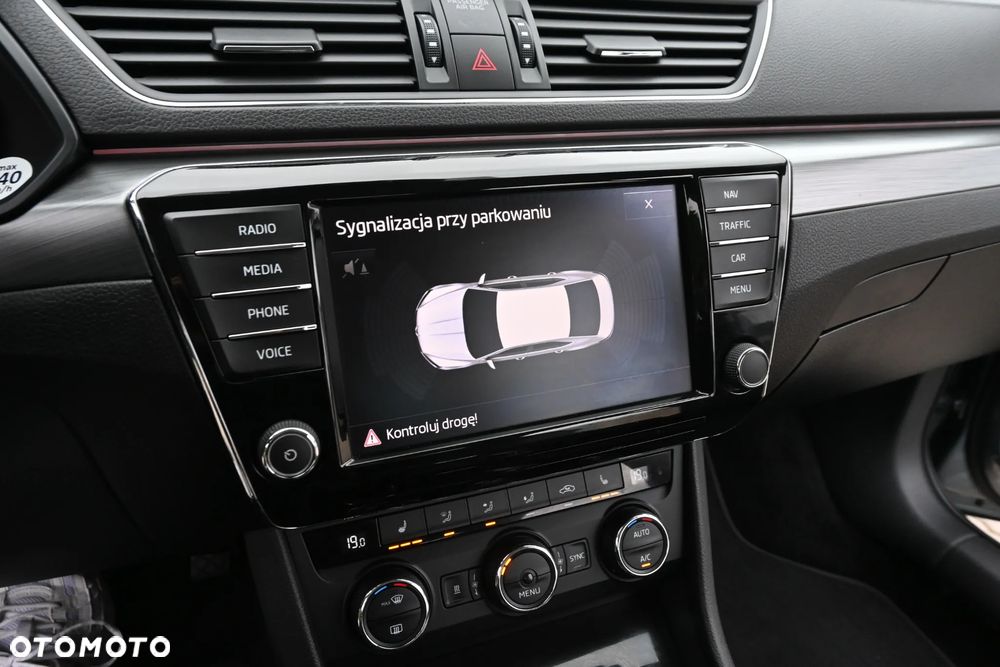 Skoda Superb 2.0 TDI DSG Premium Edition - 16