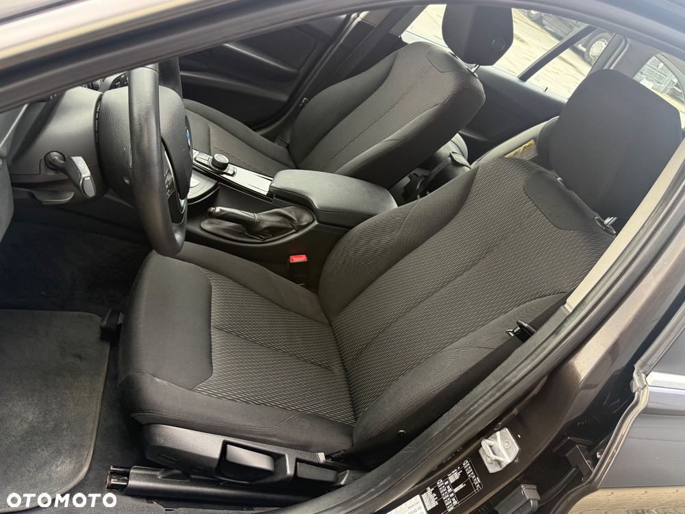 BMW Seria 3 320i Advantage - 10