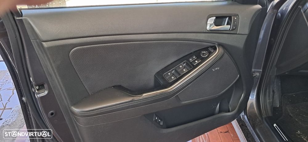 Kia Optima 1.7 CRDI TX Auto. - 4