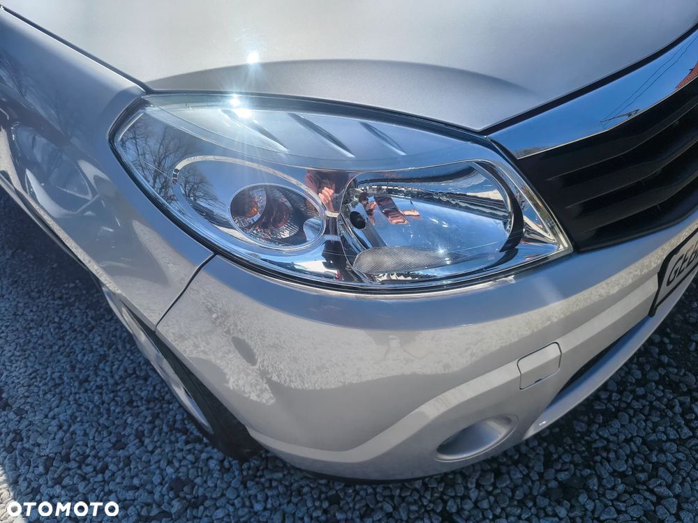 Dacia Sandero 1.6 MPI Laureate - 11