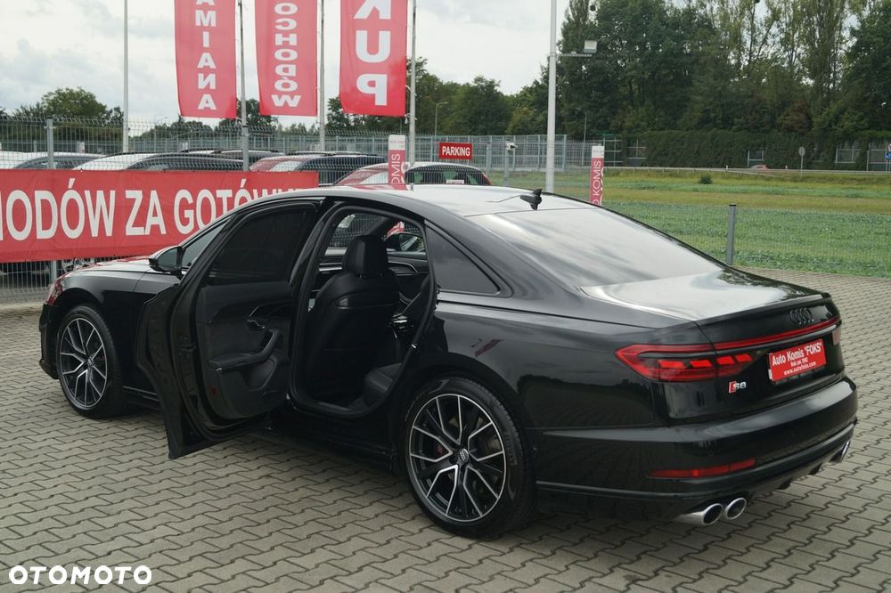 Audi S8 - 38