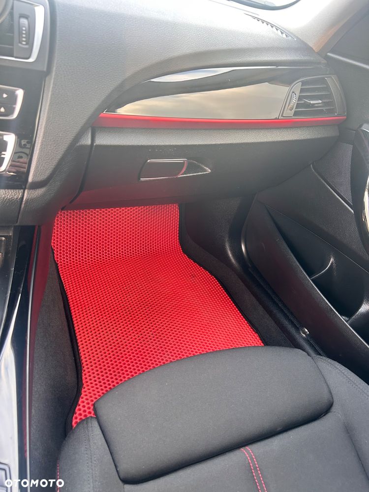 BMW Seria 2 218d - 9