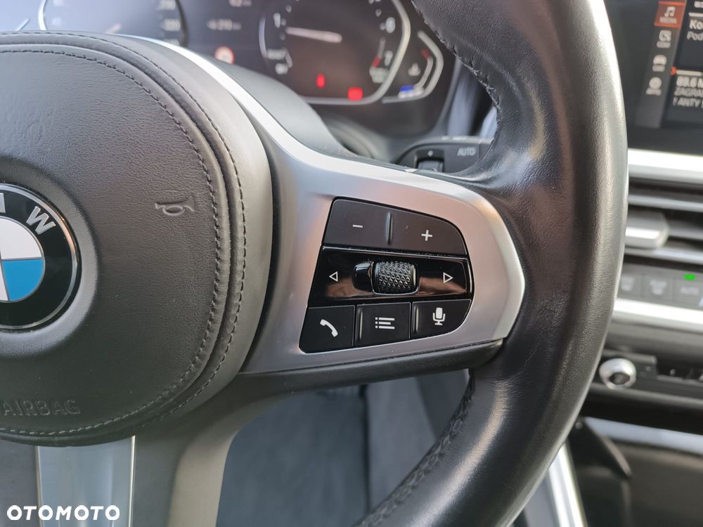 BMW Seria 3 318i Sport Line - 23