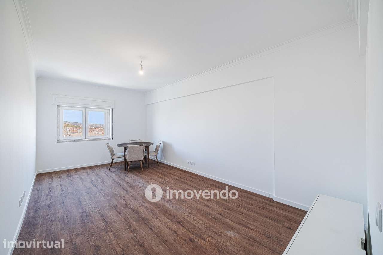 Apartamento T2 remodelado, com cozinha equipada, na Reboleira - Grande imagem: 3/35