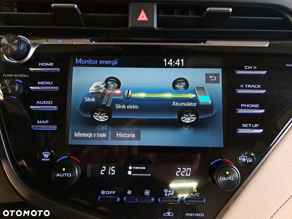 Toyota Camry 2.5 Hybrid Executive CVT - 23