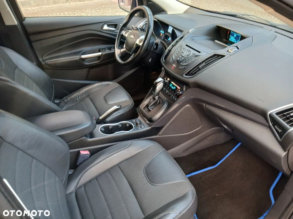 Ford Kuga 2.0 TDCi 4x4 Titanium - 27