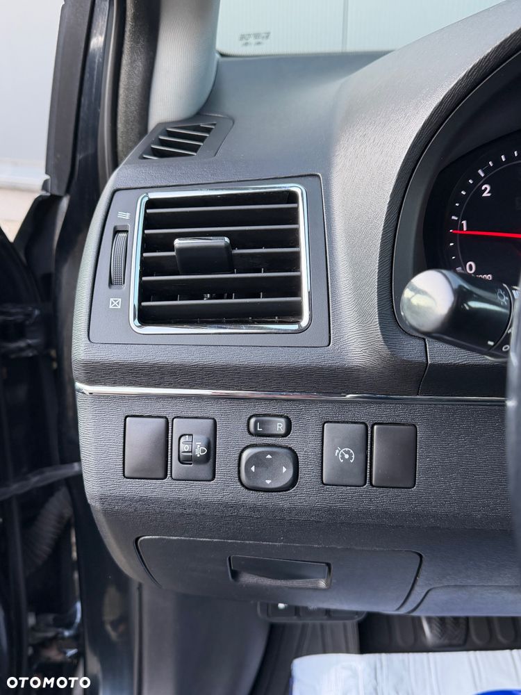 Toyota Avensis 2.0 D-4D Edition (2014) - 19