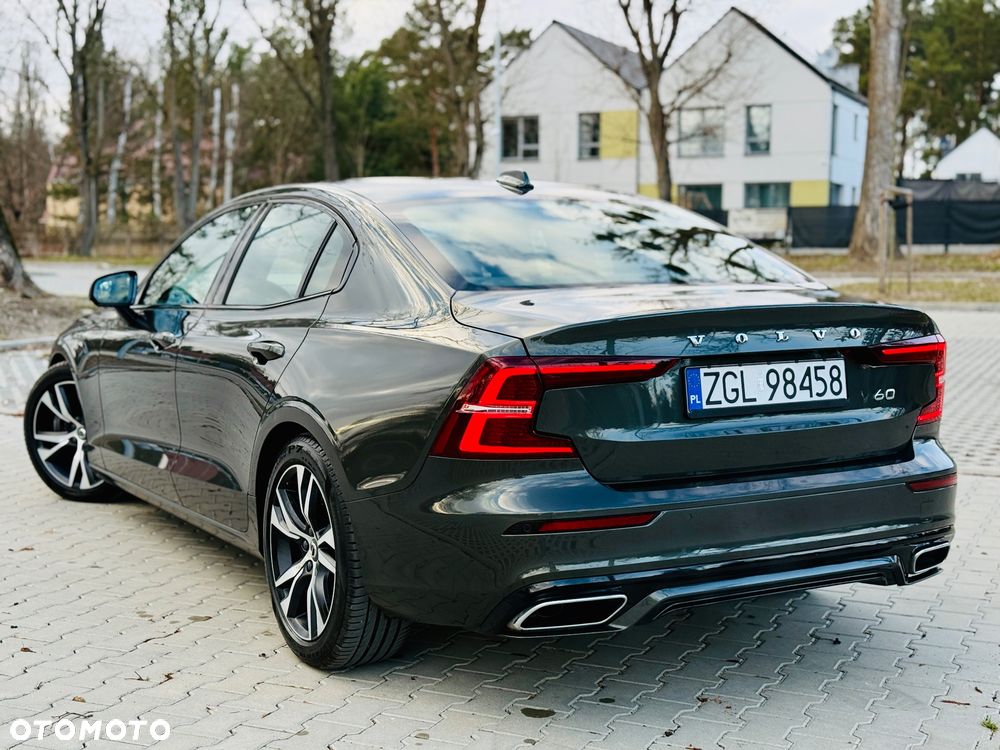 Volvo S60 T4 R-Design - 3
