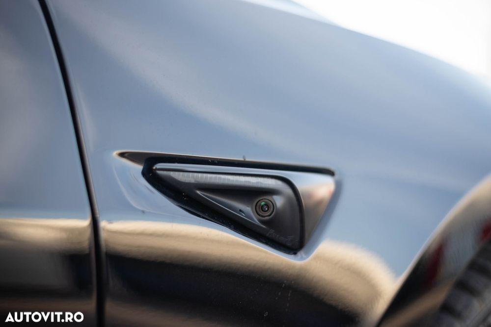 Tesla Model 3 - 11