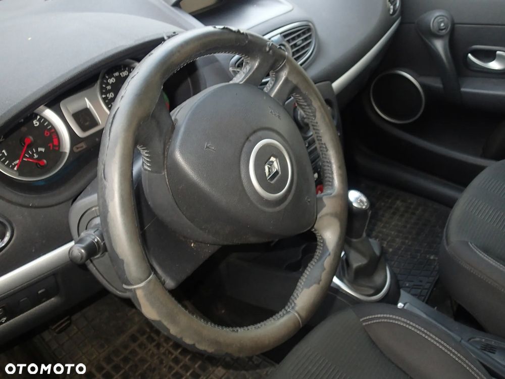 Renault Clio - 7