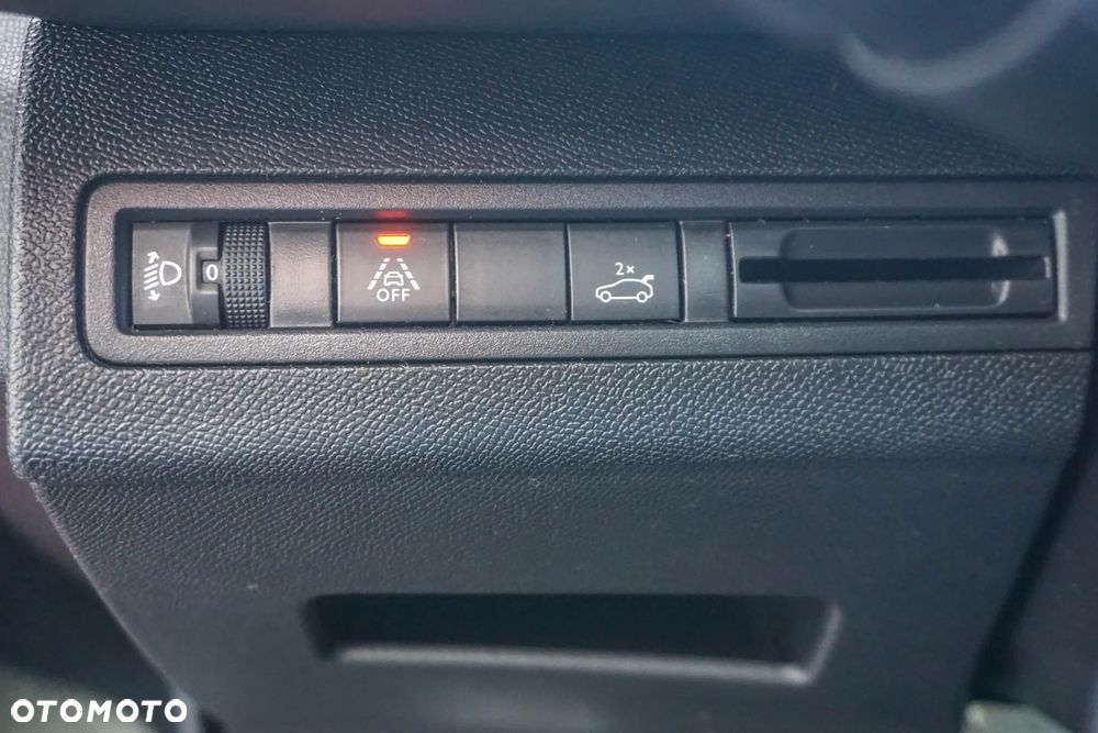 Peugeot 3008 1.2 PureTech Road Trip S&S EAT8 - 22