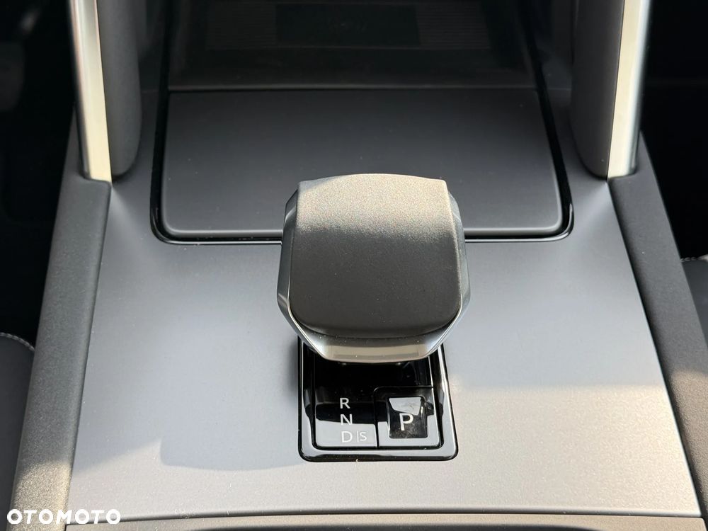 Land Rover Discovery Sport D200 - 13