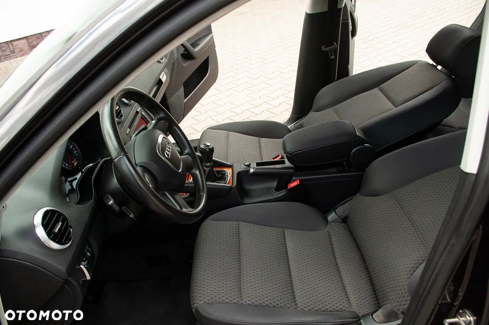 Audi A3 Sportback 2.0 TDI DPF S line Sportpaket - 25