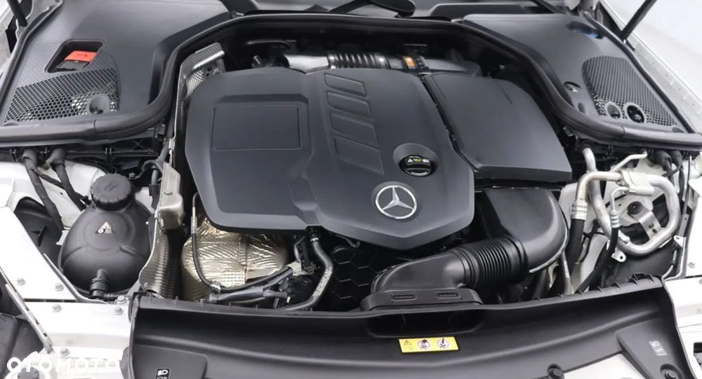 Mercedes-Benz Klasa E 220 d 4Matic 9G-TRONIC AMG Line - 7