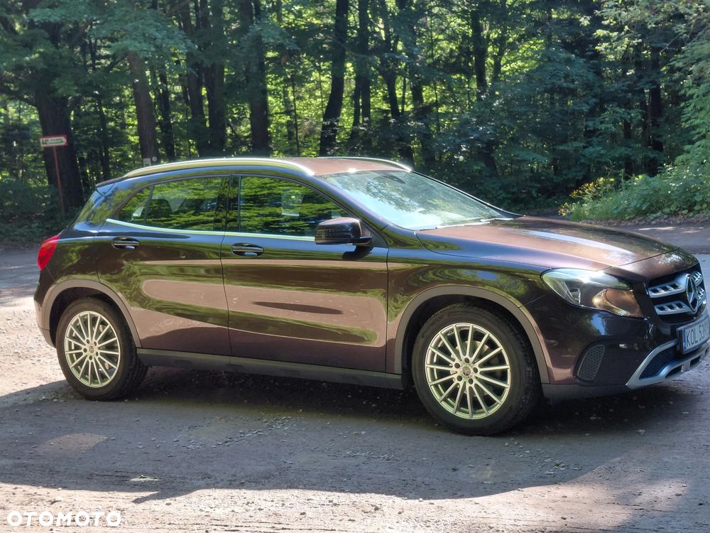 Mercedes-Benz GLA 180 Style - 8