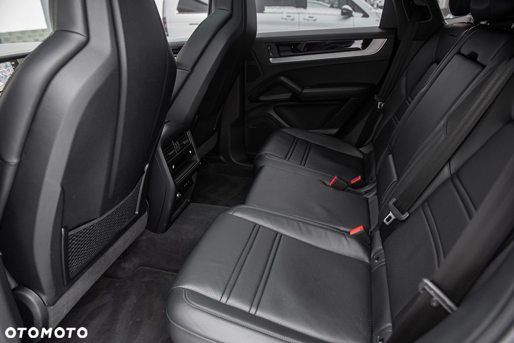 Porsche Cayenne - 30
