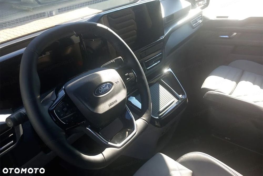 Ford Tourneo Custom - 7