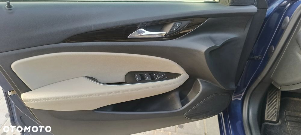 Opel Insignia 2.0 CDTI Business Elegance S&S - 10