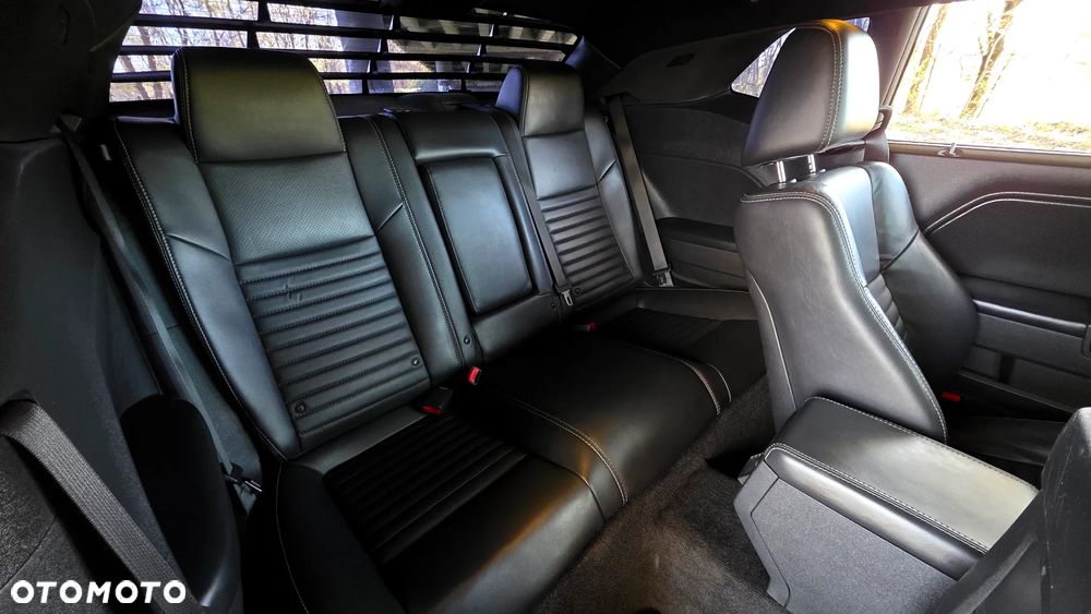 Dodge Challenger - 37