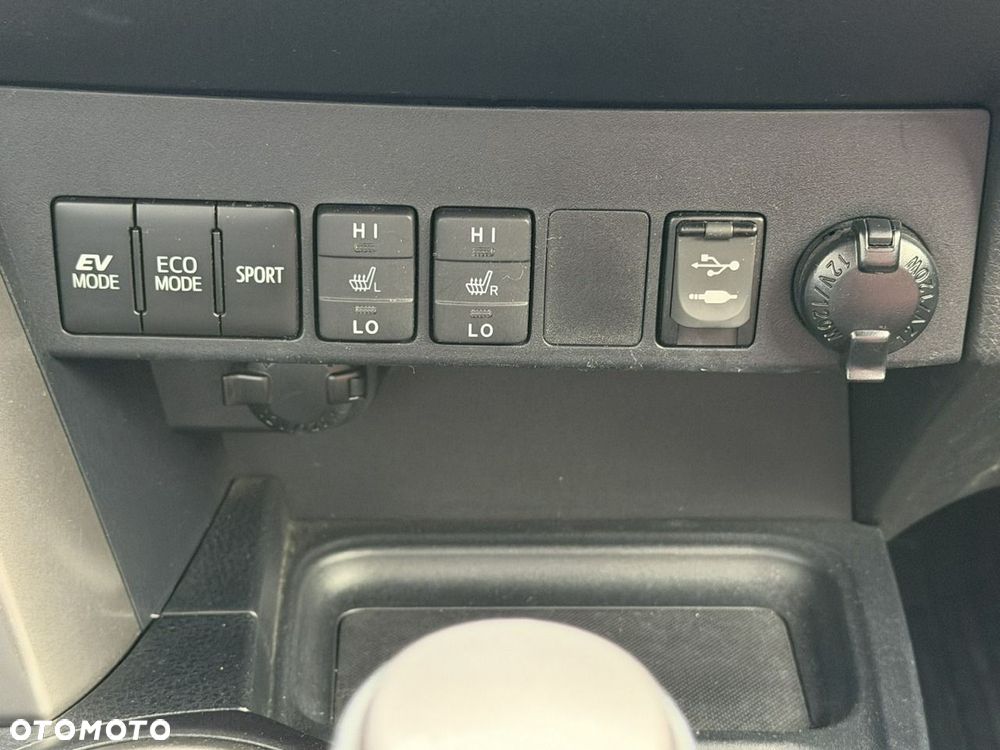 Toyota RAV4 - 11