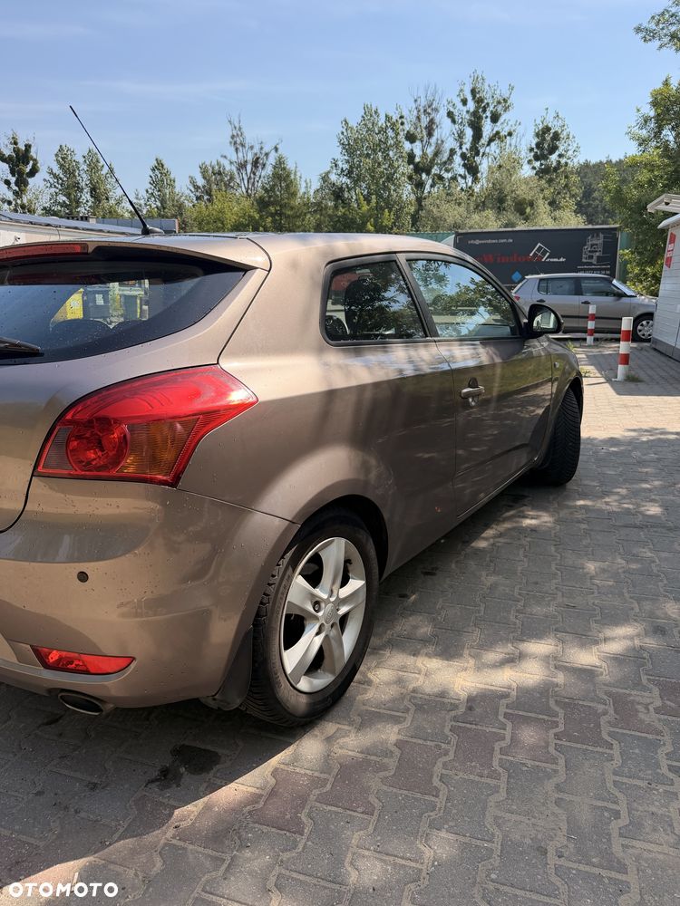 Kia Ceed - 6