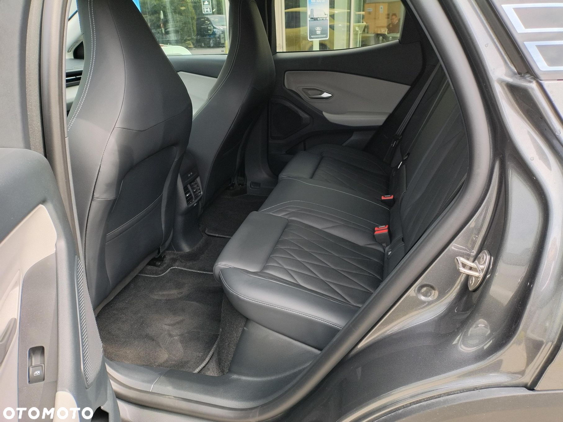Ford Explorer - 11