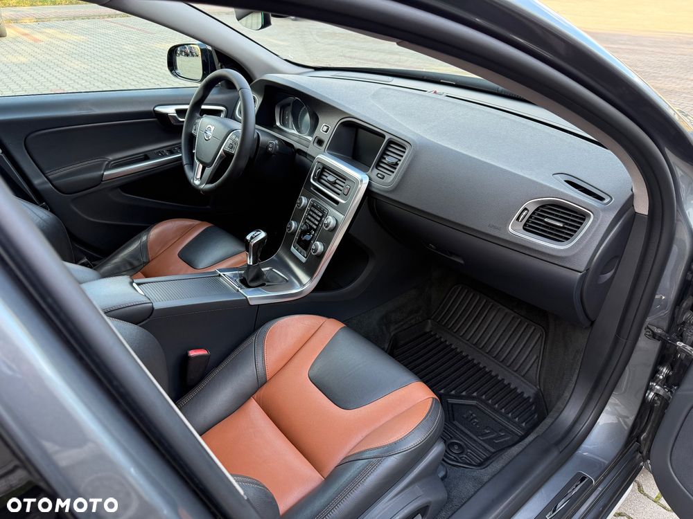 Volvo V60 Cross Country D4 Drive-E Summum - 27