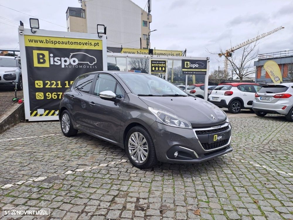 Peugeot 208 1.2 PureTech Signature - 4