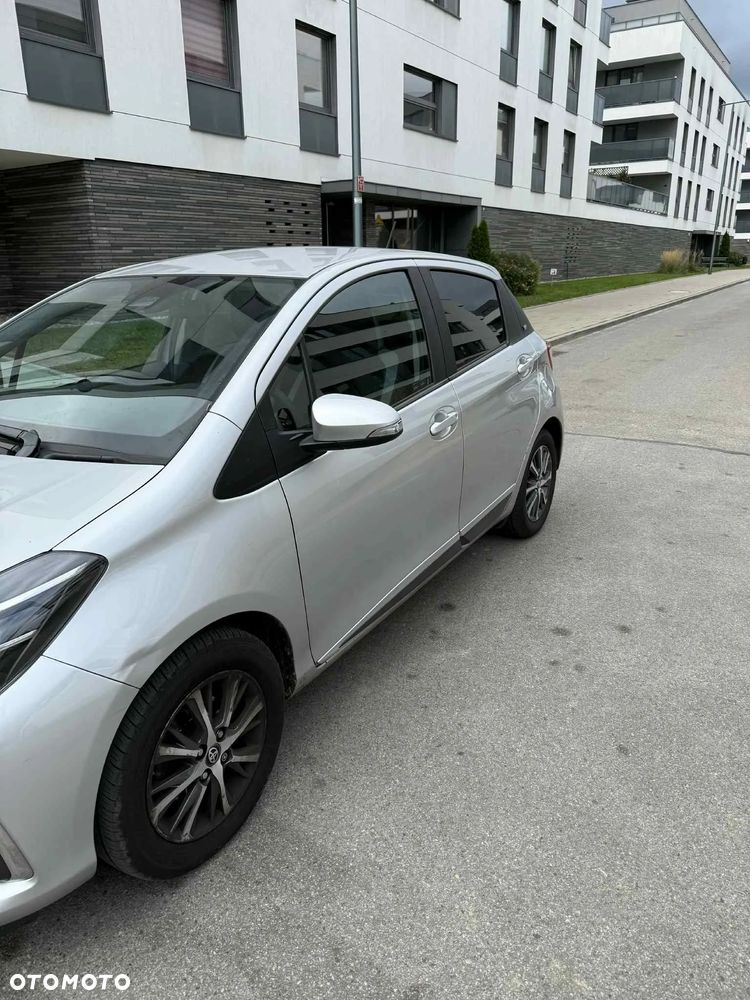 Toyota Yaris 1.5 Premium - 5