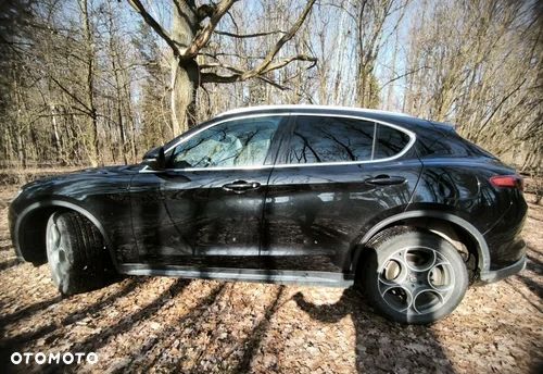 Alfa Romeo Stelvio 2.0 Turbo 16V AT8-Q4 Ti - 2