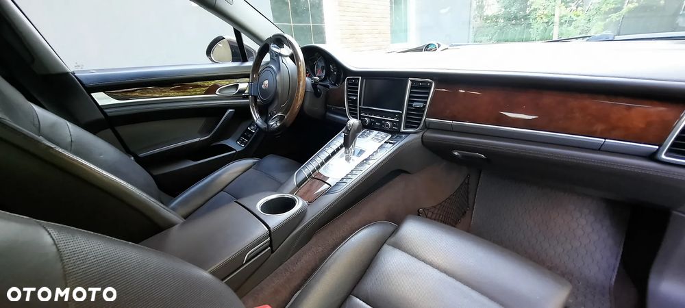 Porsche Panamera 4S - 11