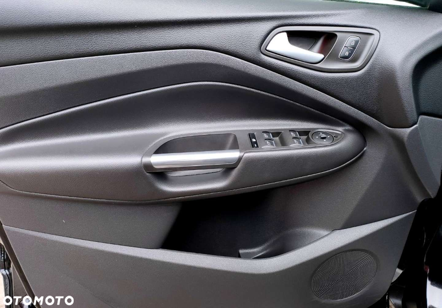 Ford Kuga - 8