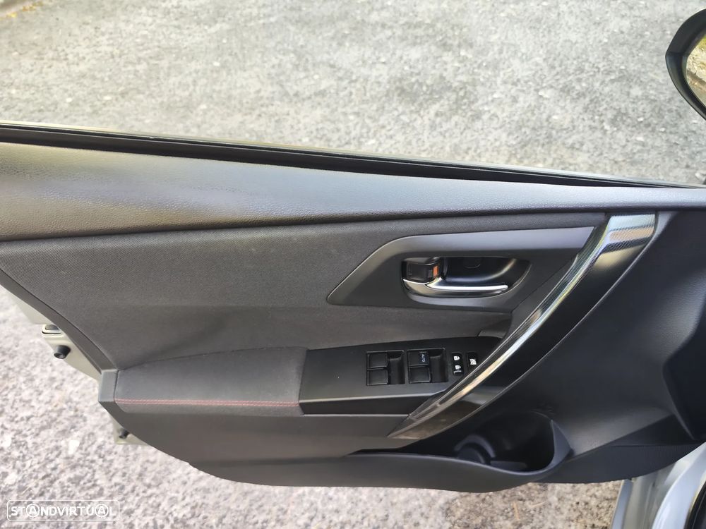 Toyota Auris Touring Sports 1.4 D-4D Comfort+Pack Sport - 24