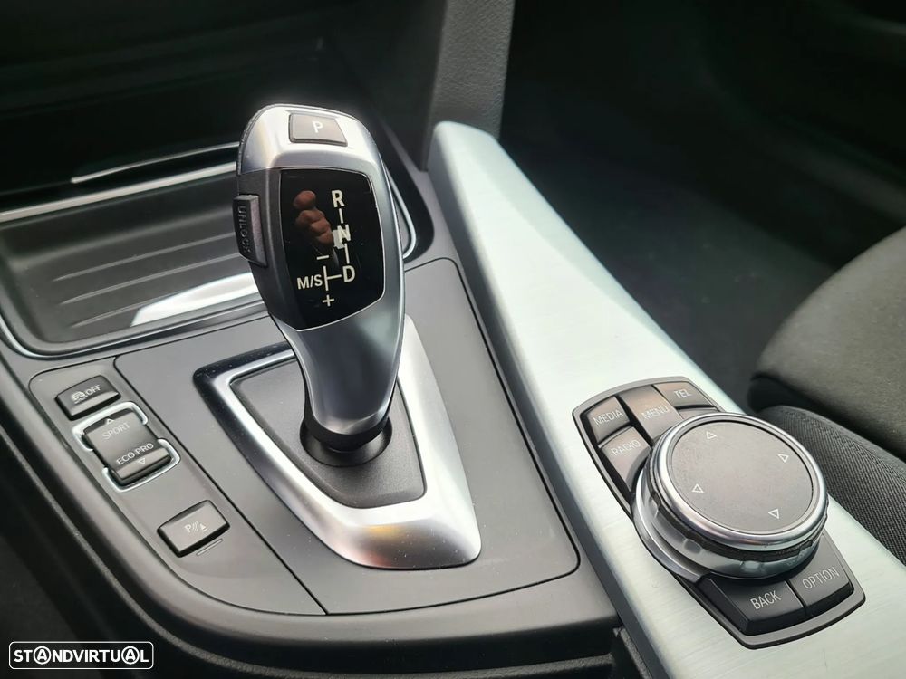 BMW 320 Gran Turismo d Sport-Aut. Sport Line - 8