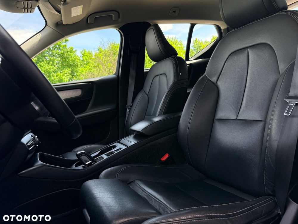 Volvo XC 40 D4 AWD Geartronic Momentum Pro - 8