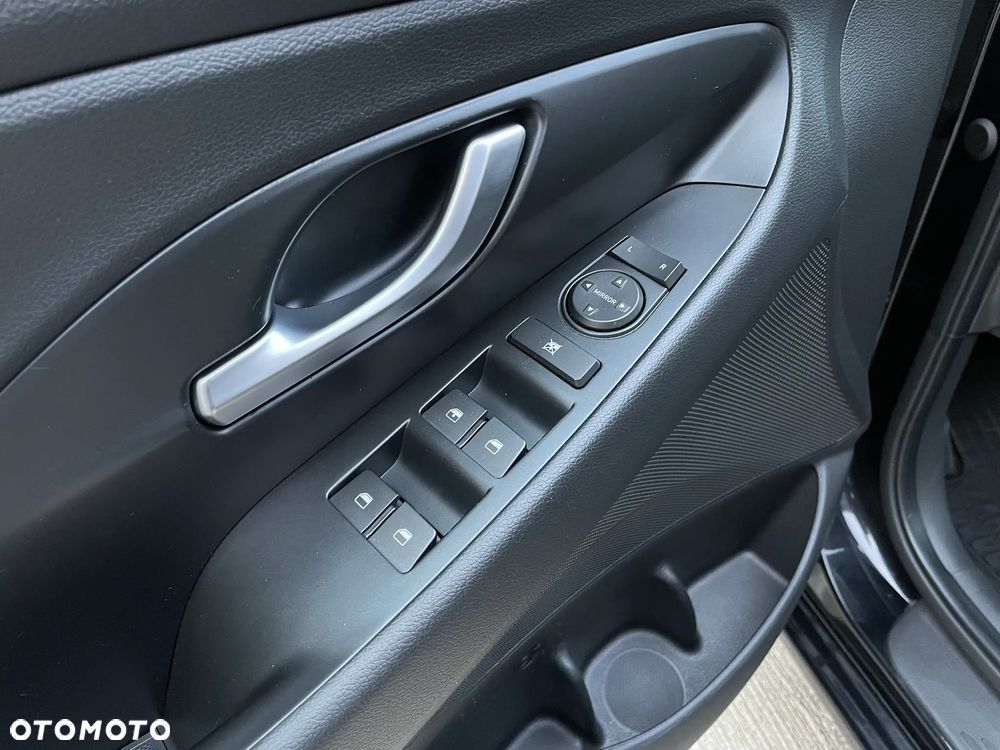 Hyundai i30 1.5 DPI Classic + - 25