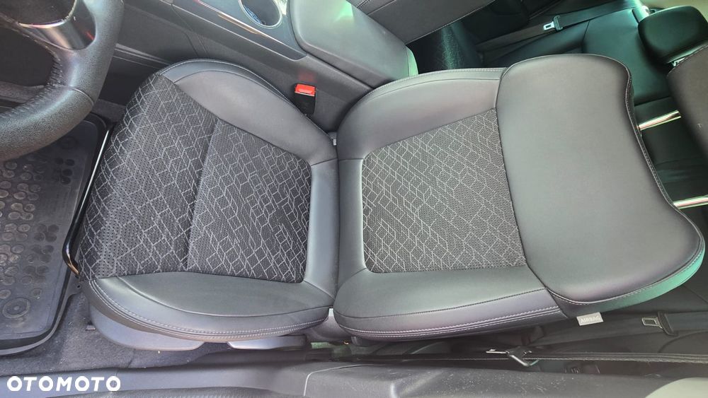 Peugeot 3008 2.0 HDi Allure - 24