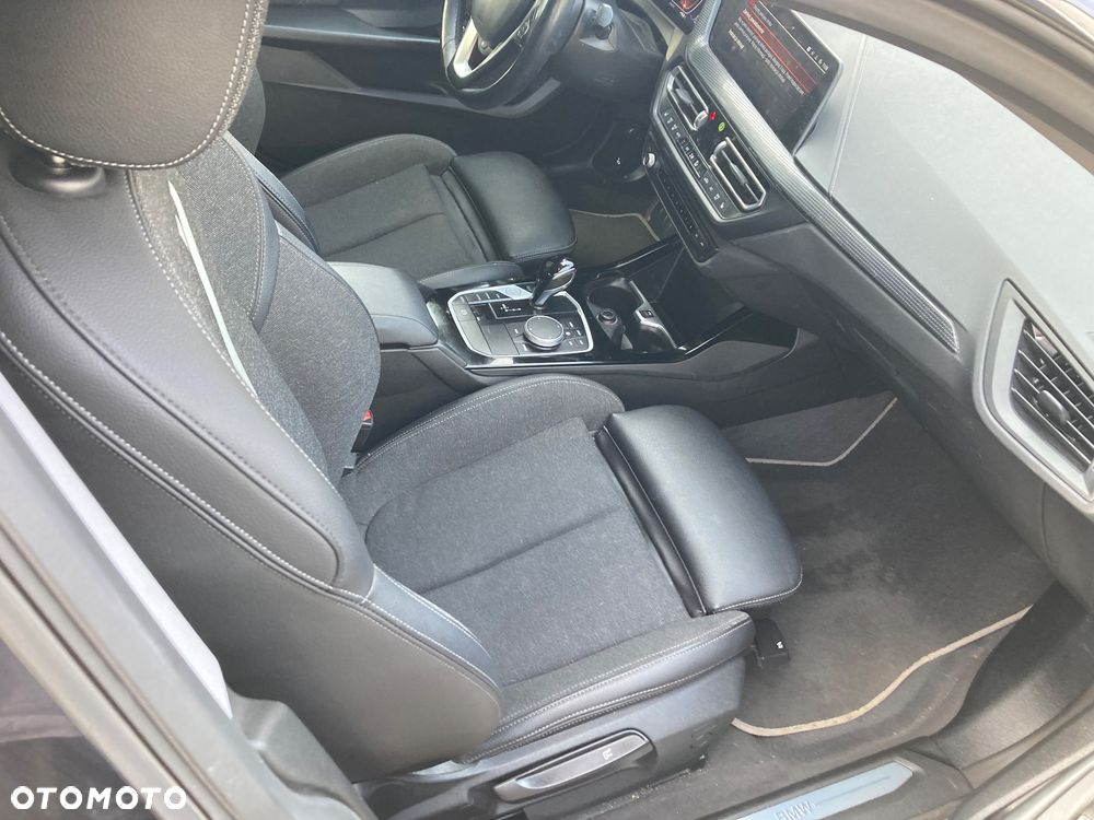 BMW Seria 2 218d Sport Line sport - 16