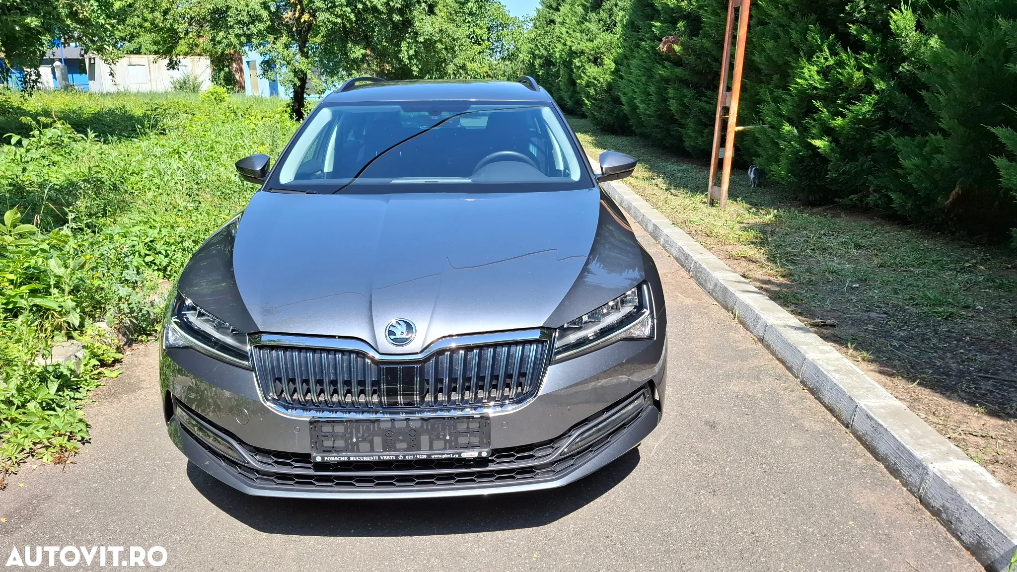 Skoda Superb 2.0 TDI DSG Ambition - 14