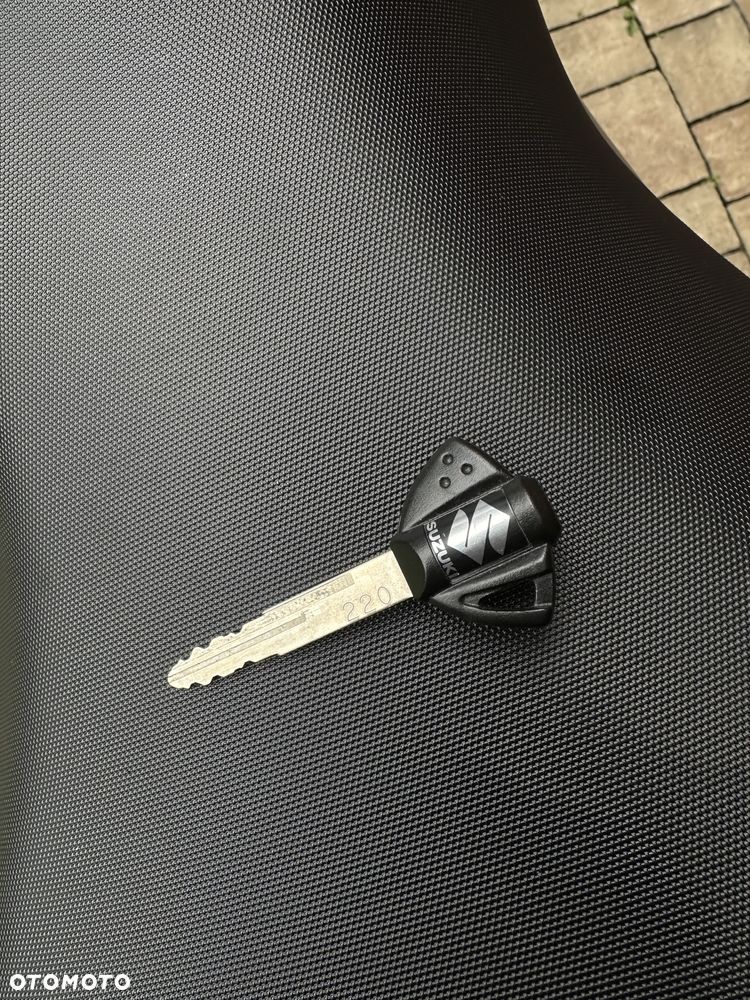 Suzuki GSX - 22