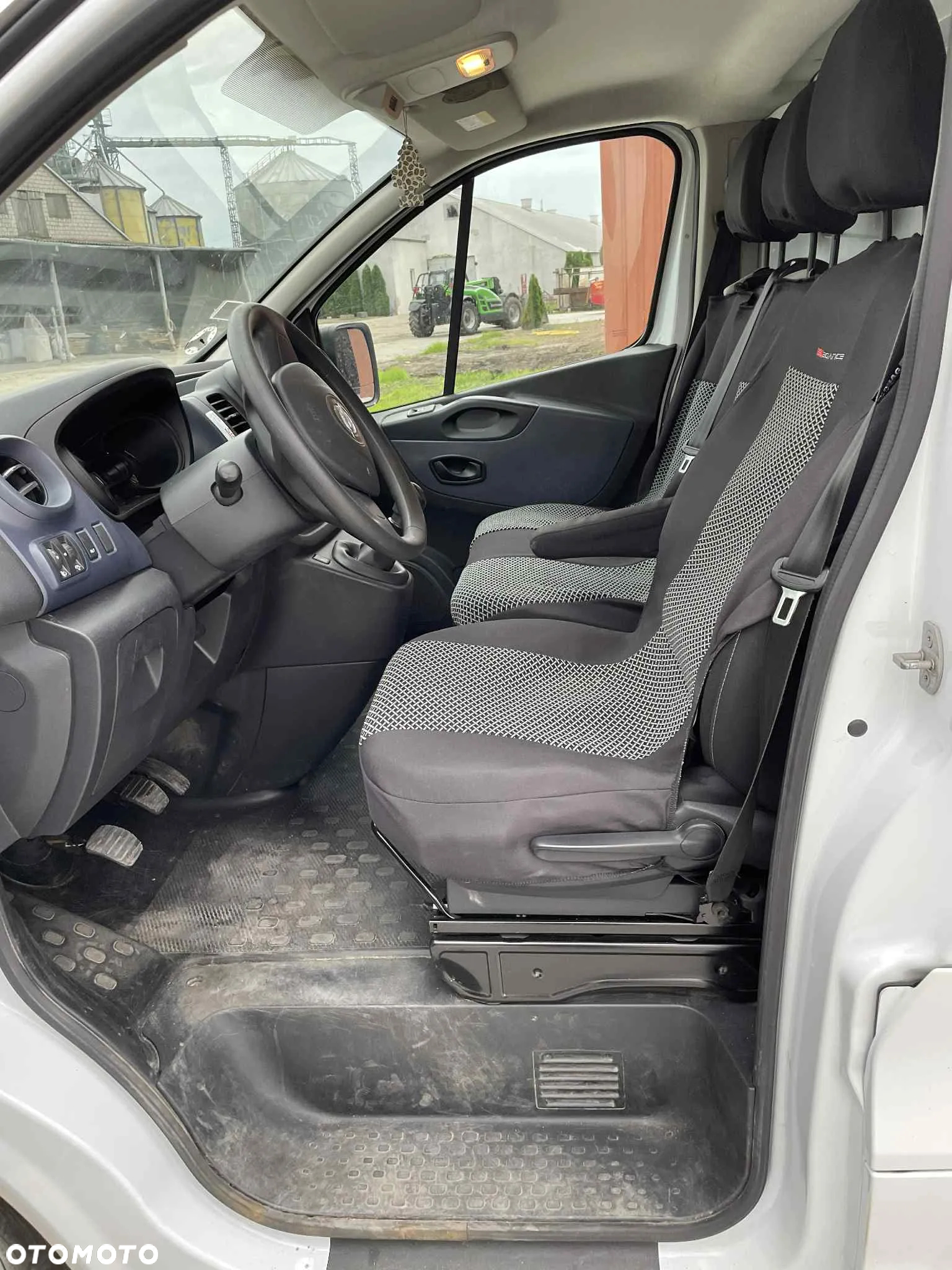Opel Vivaro - 5
