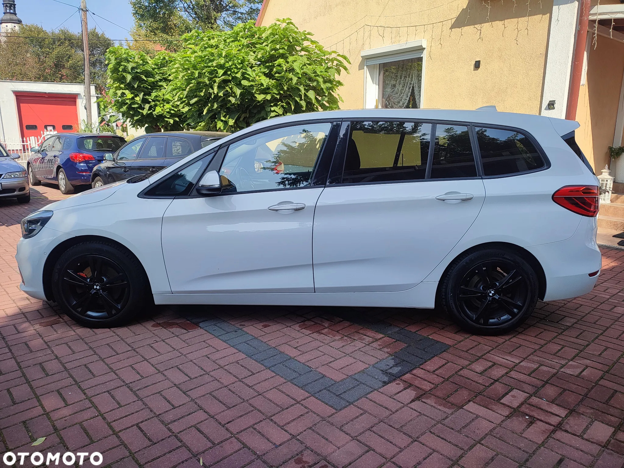 BMW Seria 2 218d Sport Line - 2