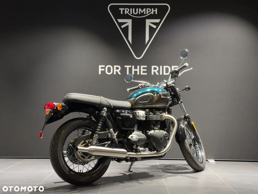 Triumph Bonneville - 4