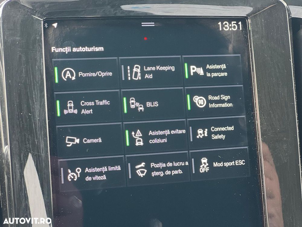 Volvo XC 40 B4 AT8 Mild Hybrid Momentum Pro - 23